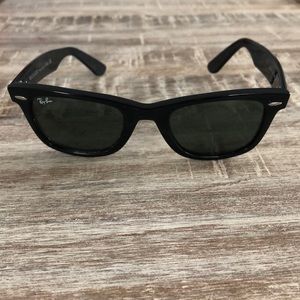 Ray-Ban Wayfarer Sunglasses for Sale!